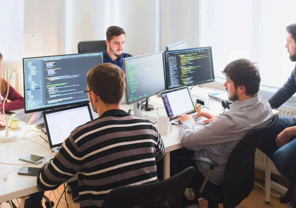 Contratación de Desarrolladores Nearshore: Un Modelo Escalable para Construir Equipos de Ingeniería de Alto Rendimiento